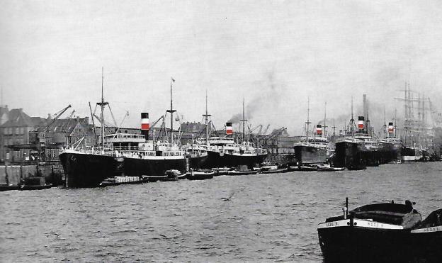 German Australian Line, steamships in Hamburg