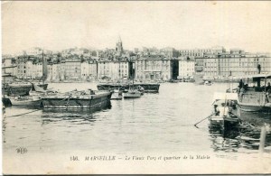 Pontons dans le port de Marseille