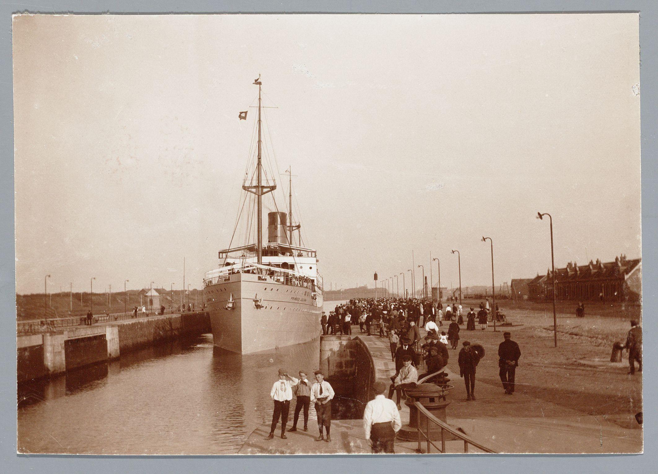 Prinses Juliana, stoomboot