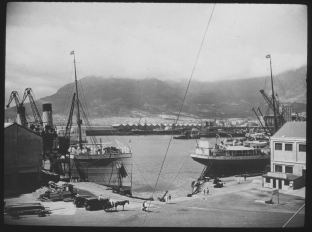 Cape Town harbour, twenties?