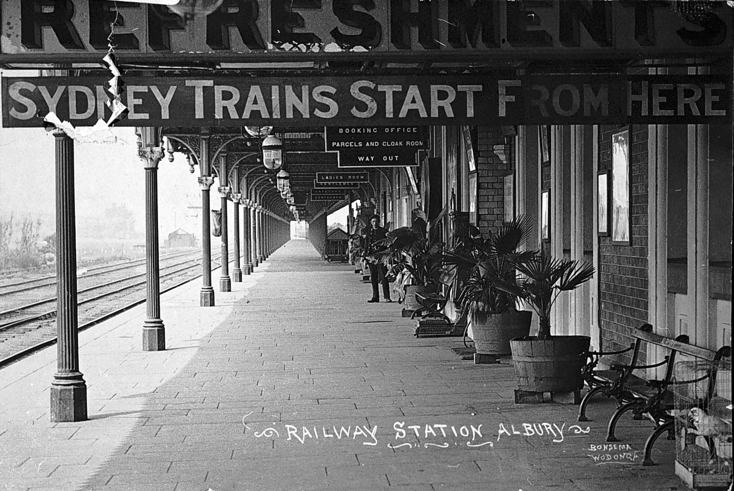 Albury Station 1910, Sydney trains
