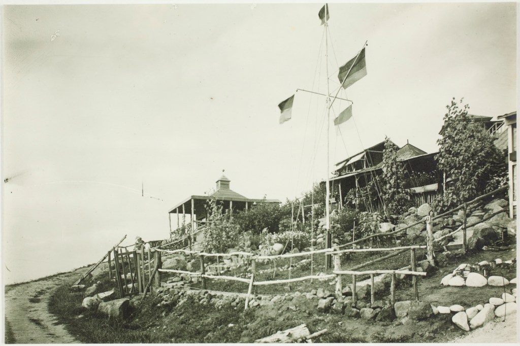 Trial Bay 1914-1918, beach