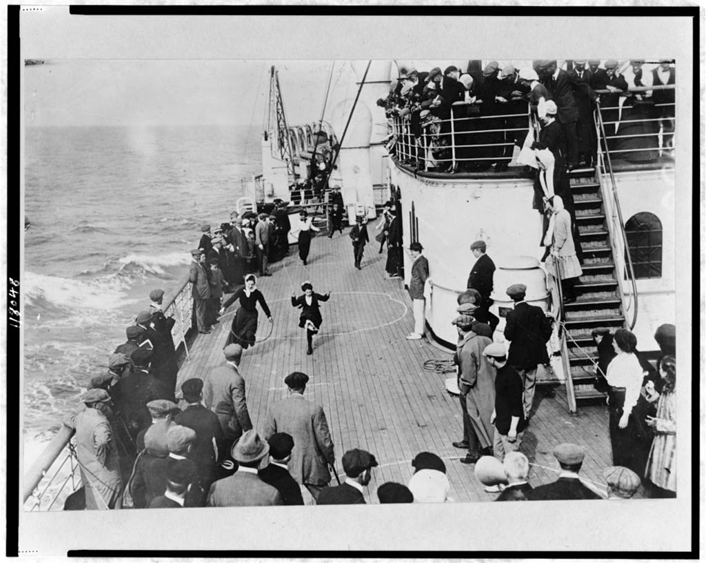 RMS Mauretania, deck games