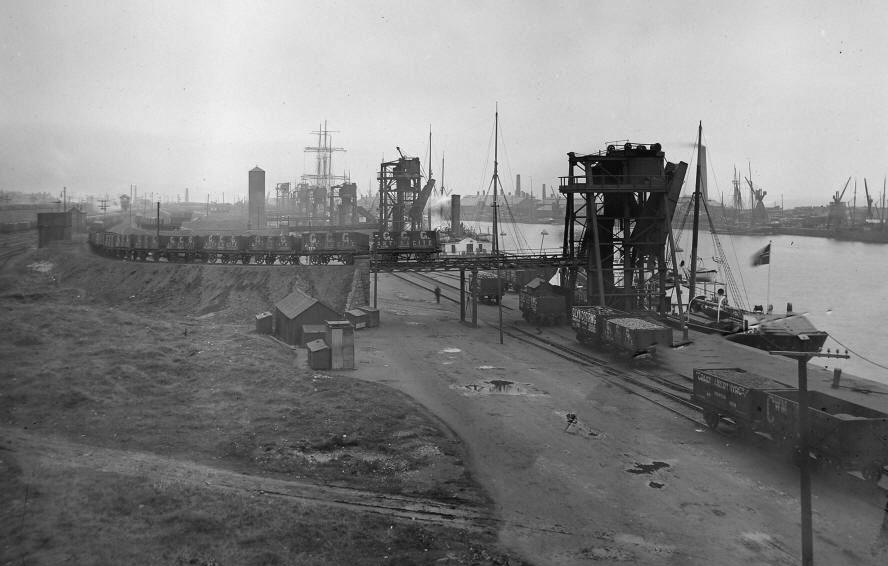 Swansea Docks um 1900
