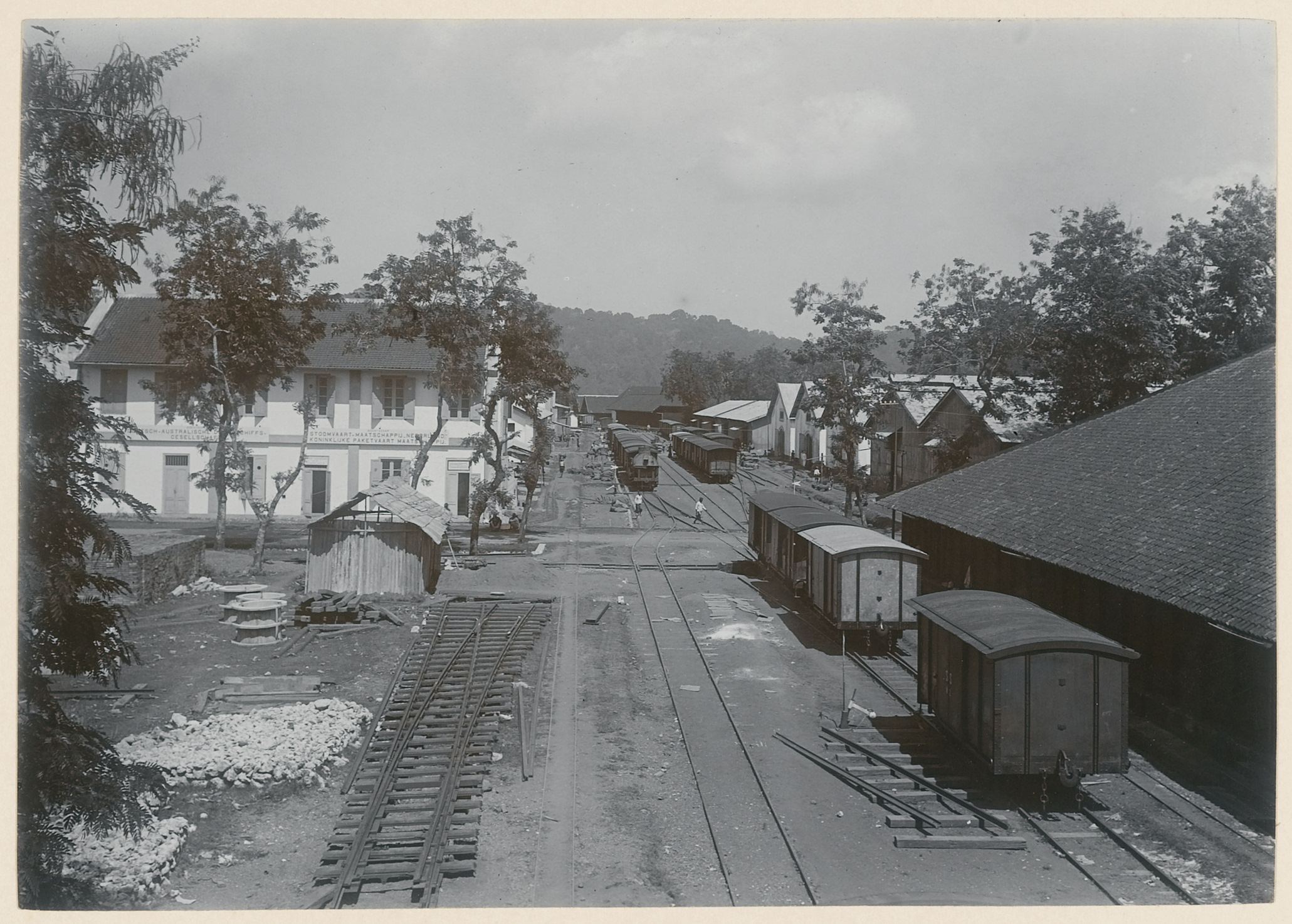 tjilatjap, donan station, about 1910
