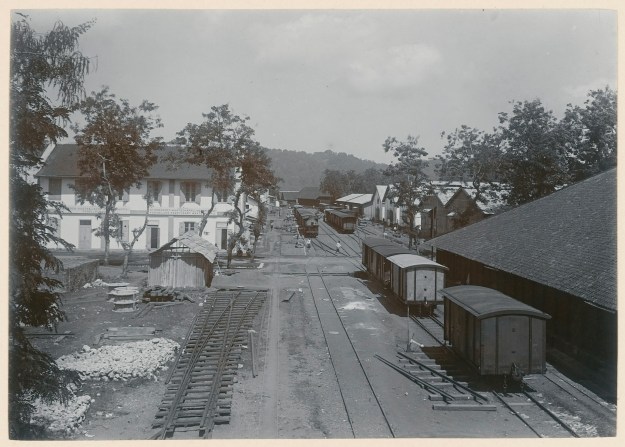 tjilatjap, donan station, about 1910