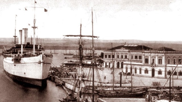 Syrakus, Abfahrt von Emigranten um 1900