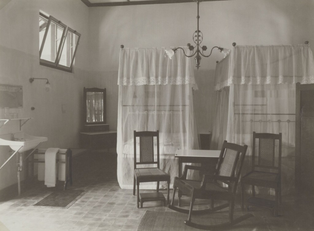 Hotel des Indes, room, Batavia, 1920th