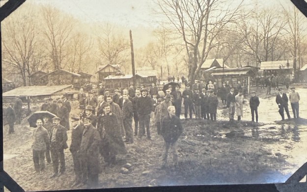 German sailors in the German Village, Hot Springs, Winter 1917/1918, flooding