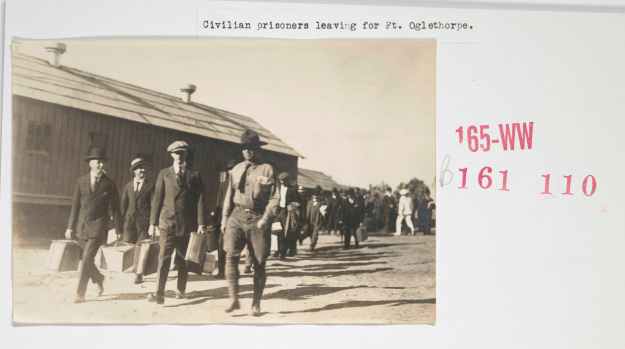 German internees leaving Fort McPherson for Fort Oglethorpe 1917/1918