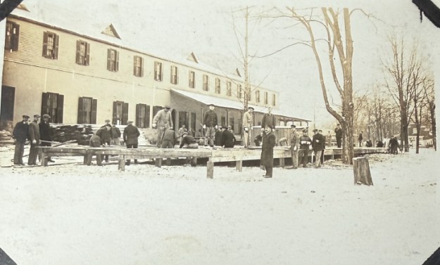 Mountain Park Hot Springs, Internment Camp, building of a living quarter, 1917/1918